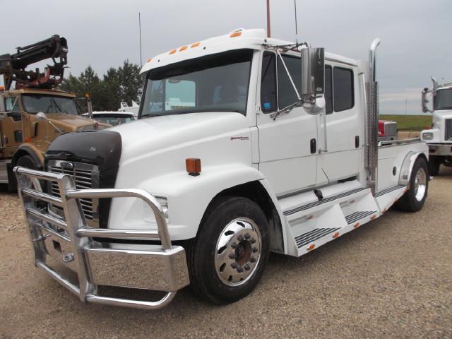 Image #0 (2003 FREIGHTLINER CREW CAB SPORT CHASSIS 5TH WHEEL TRUCK)